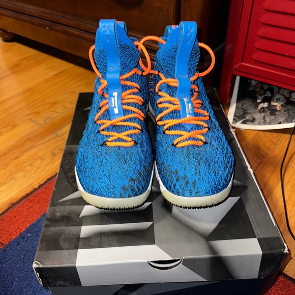 Lebron 15 Hardwood Classics size 10 mens - Picture 3 of 4